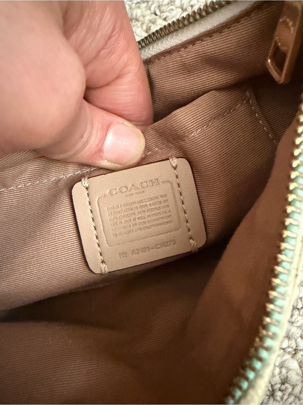 Coach Payton Mini Hobo bag white and gold - Picture 12 of 14
